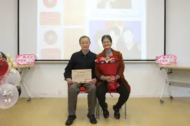 跨越半个世纪的浪漫！宝山这些金婚夫妻定格幸福时光图片