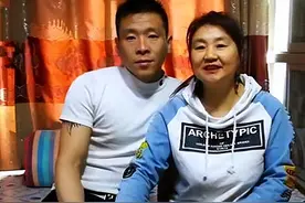 2014年，60后离异大妈携女嫁小19岁的小伙，8年过去了现在如何？图片