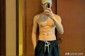 龚俊成内娱卷王，炫腹肌只是表面，冰冻三尺非一日之寒图片