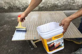 想用地砖贴墙，工人反问我：地砖上墙坑了那么多人，还不长记性？图片