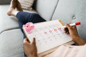 女生来大姨妈全过程曝光图片