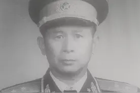详述52年至55年陆军13军师级以上领导人序列与55年授衔统计图片