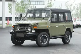 9.99万元就配四驱的硬汉SUV，野性十足，BJ212表现咋样？图片