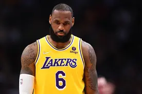 “湖勇大战”领衔NBA新赛季揭幕战，两队各自烦恼都不少，场上谁是胜者？图片