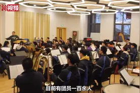 在百余人的高中乐团中排练，是一种什么体验？图片