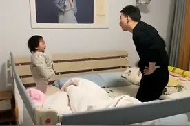 江苏一宝宝用婴语和爸爸吵架，突然上演亲脸杀爸爸破防了：我输了图片