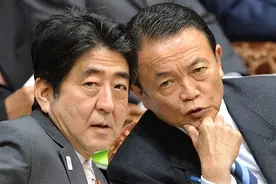 81岁麻生太郎痛悼安倍：本该你给我念悼词，两人的外公曾是政敌图片
