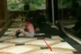 小S给黄老师强喂不明液体画面曝光，男方浑身无力抽搐，大喊救命图片