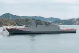 日本要在东海和中国掰手腕！穷兵黩武，日本海自的战舰开始下饺子图片