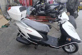 家用125踏板摩托车，价位6000左右，合资品牌铃木、本田怎么选?图片