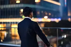我50岁，事业有成娶娇妻，婚后一个月，她说了件令我难以接受的事图片