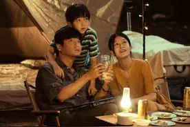 《误杀2》出现的萤火虫、灯光、玻璃瓶、夜色究竟有什么寓意？图片