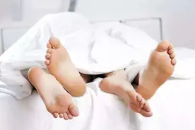 40岁以上的中年夫妻，一周“行房”几次比较好？医生：这样最佳！图片