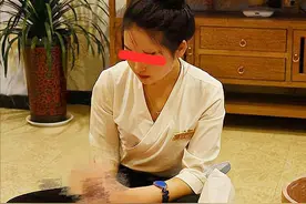 男子足浴店消费，点的技师居然是高中女同学，当年还主动追求过他图片