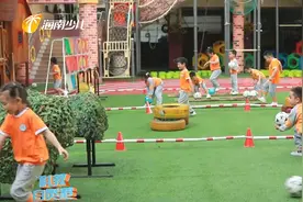 这所幼儿园里有好多有趣的运动，快来看看图片