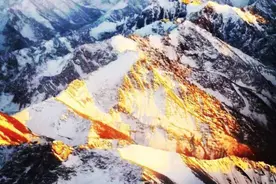 昆仑山有人得道飞升，“天庭”通道再次出现，神仙真的存在吗？图片