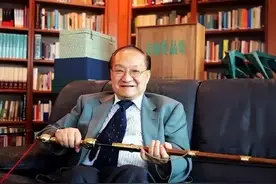 金庸拜师聂卫平，年长28岁还要行跪拜礼，聂卫平：实在不敢当图片