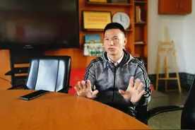 少年中国｜渔沙坦小学的"孺子牛"，他一当就是十六年图片