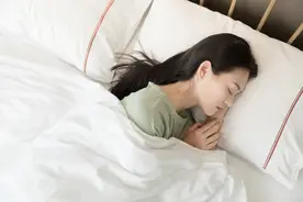 “妈老了，你7岁的弟弟怎么办”女儿霸气回怼，母亲闭嘴了图片