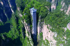 国内首部！武隆天生三桥360度旋转电梯建成 惊险刺激不输张家界图片