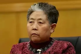 一个建烂尾楼一个砸招牌，陶华碧打造的“老干妈”差点被儿子毁了图片