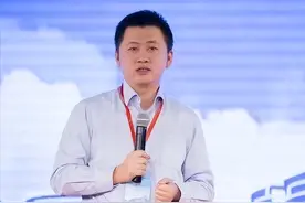 他18岁保送北大，23岁成亿万富翁，公司市值17亿美元，却被收购图片