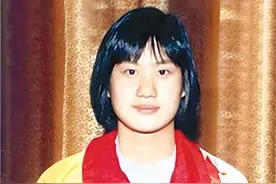 中国蛙后巅峰期离奇退役，因拒绝教练无理要求，如今摆摊卖菜为生图片