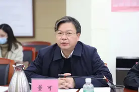 韩兴争与广州南沙区委副书记、区长董可会谈图片