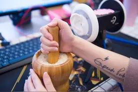 一周9999元包月33440元 哄睡行业这些乱象亟待规范图片