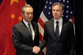 “灰犀牛”“黑天鹅”“拦路虎”，王毅用三个比喻，点明中美风险图片