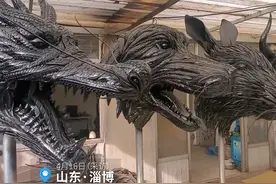 巧夺天工！山东一男子用500条废旧轮胎，雕刻出12生肖兽首图片