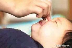 宝宝是塌鼻子，捏鼻梁真的会变高变笔挺？看完这篇你就懂了！图片