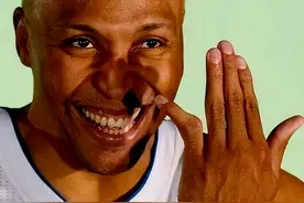 为何说在NBA成为巨星都要透支身体，看了这8张照片 你就懂图片