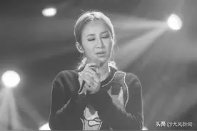 48岁李玟因抑郁症轻生，生前好友透露其病情加重或与感情经历和工作压力有关，立遗嘱10亿财产留给86岁母亲图片