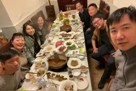 梅婷前夫罕露面，参加同学聚会发福明显，与李小冉分手后低调成婚图片