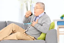 假如从肺里咳出的痰咽下去，会对身体有害吗？看完涨知识了图片