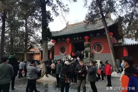 首次免门票的少林寺爆了，大家竟在乎一个门票钱？我有钱但我不傻图片