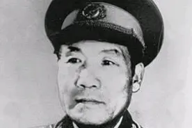 解放战争中他是二野三号人物，55年授上将，为何后来销声匿迹了？图片