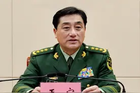 王宁：15岁参军，参加对越轮战，创中国军官当五国联演总指挥先例图片