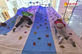 组图丨乌鲁木齐这些小小少年不怕困难 勇攀高峰图片