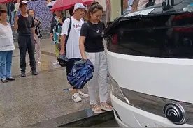 房地产市场冰火两重天 困境中为生路各显招数图片