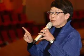 央视主持人张越：个性飞扬的潇洒女人图片