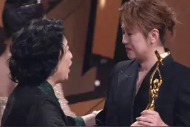 娱乐圈的“捧杀”：得个奖，把口碑输了，这些明星后悔吗图片