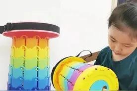 北京新式“折叠凳”一出，随身携带，想坐就坐！小巧便携，太聪明图片