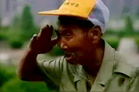 1996年，一七旬老汉来到部队驻地，报告首长：任务已完成，请指示图片