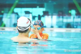 耳朵进水后会引起哪些不适？图片