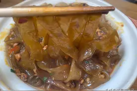 宽粉除了做麻酱宽粉，还可以和肉末一起做美味，香浓四溢，超下饭图片