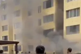 一住宅发生爆炸，车窗玻璃被炸碎图片