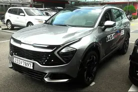 2023版狮跑亮相街头！或售13万！竞争CR-V，1.6T引擎+四驱，帅气图片