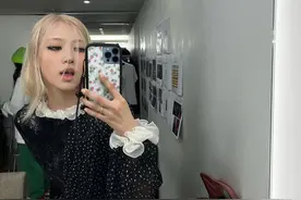 朴彩英晒美黑照片，发量少到粉丝都夸不起来，被说城乡结合部穿搭图片